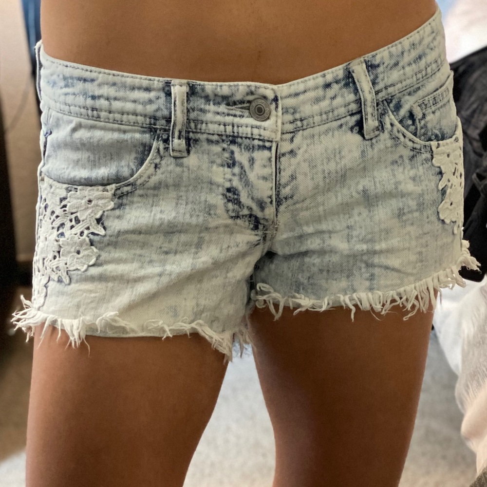 Embroidered Light Wash Jean Shorts